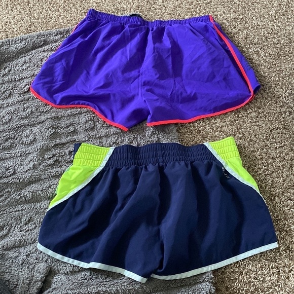 Women's Active Athletic Shorts Bundle of Two Size Large - Picture 7 of 11